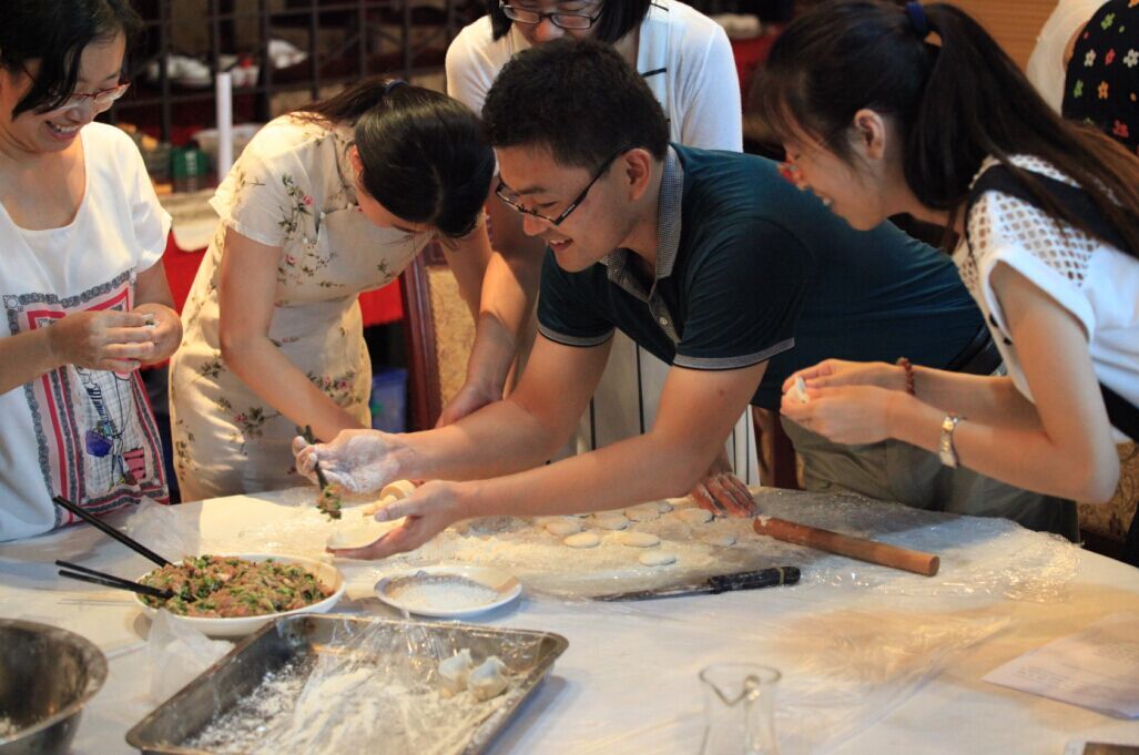 NG官网员工庆生、包饺子活动